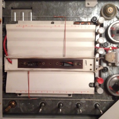 Die Skalenzeiger mit den "verkehrten" Füssen