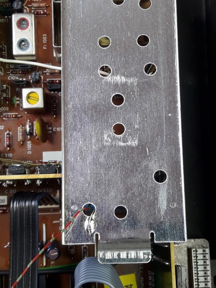 Masseverbindung Frequenzteiler Tunerdeckel