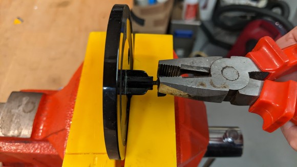 alten Dreizack entfernen