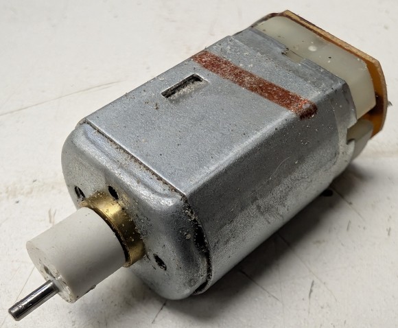 Braun 424 2,4V-klein.jpg