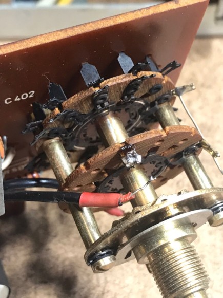 CSV300_Repair_Timmsel_017_05.01.2025 _ 19_27_11.jpg (359.54 KiB) 7480 mal betrachtet Der Anblick des Wahlschalter machte mir doch ein wenig Sorgen.